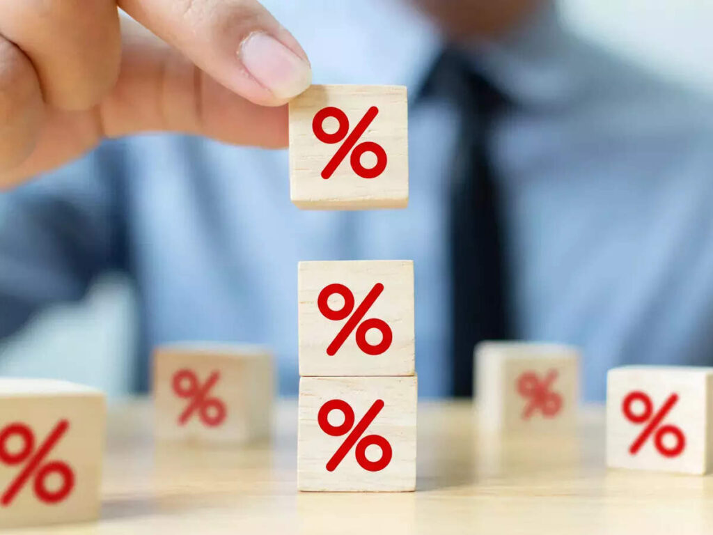 Anticipating Festive Loan Demand, Banks Swiftly Mobilize Deposits and Raise Rates