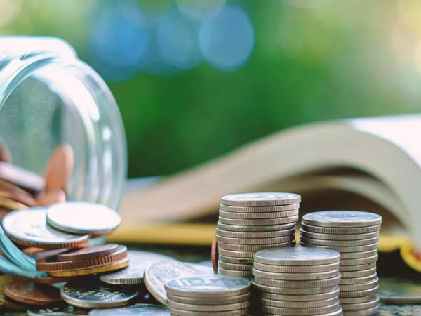 Anticipating Festive Loan Demand, Banks Swiftly Mobilize Deposits and Raise Rates