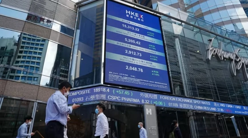 China stocks gain momentum as Beijing appoints new securities regulator